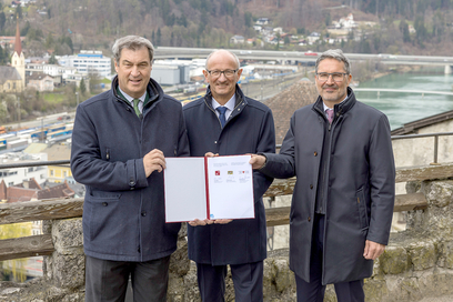 LH Anton Mattle im Bild mit Ministerpräsident Markus Söder, Bayern (li.), und LH Arno Kompatscher, Südtirol (re.)